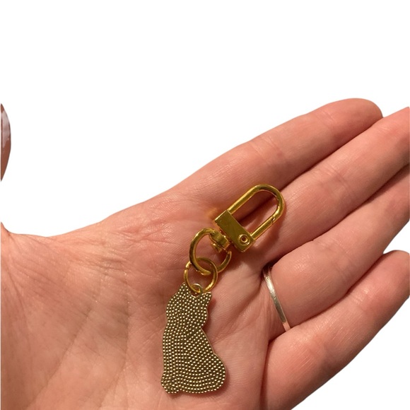 Cute Cat Keychain with Flowers - Picture 3 of 3